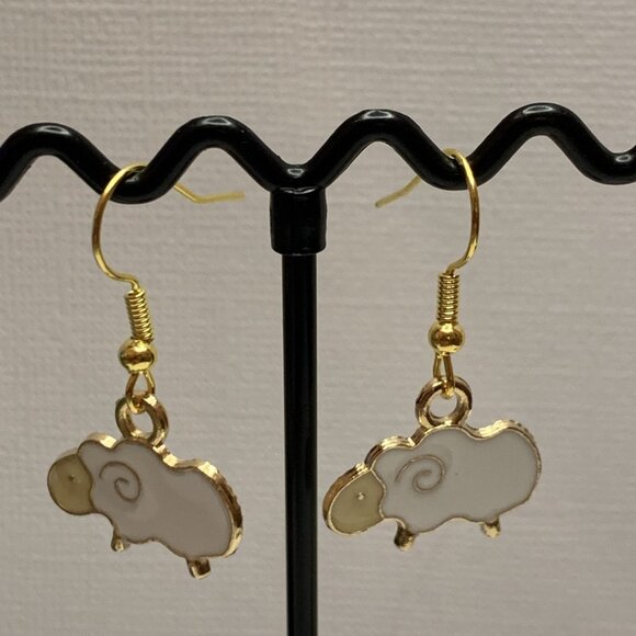 Sheep Earring, Sheep Jewelry, Gift Idea, Easter Earring, Silly Earring - Picture 4 of 4